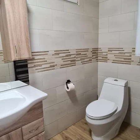 Betyar Apartmanhazak 아파트 Tiszafüred