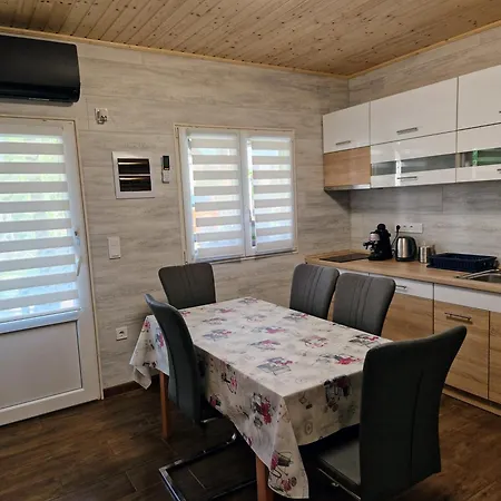 아파트 Betyar Apartmanhazak