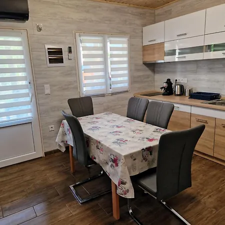 Betyar Apartmanhazak * Tiszafüred